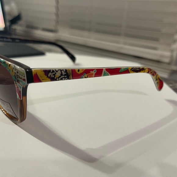 Vera Bradley Sunglasses
Cheryl Women 55-17-45-135 - Picture 8 of 13